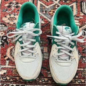 Women’s Nike air max Excee. Only worn once. Size 5.5